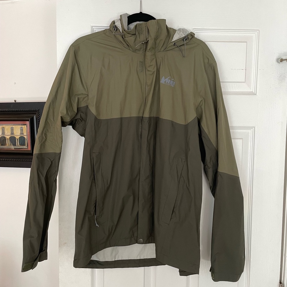 REI green mens rain jacket size M